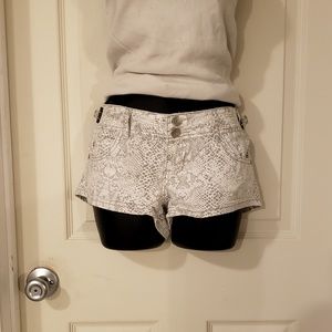 Almost Famous shorts